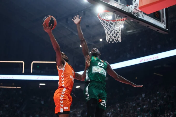 Valencia de Jean Montero tumba al Panathinaikos y jugará su primera Final