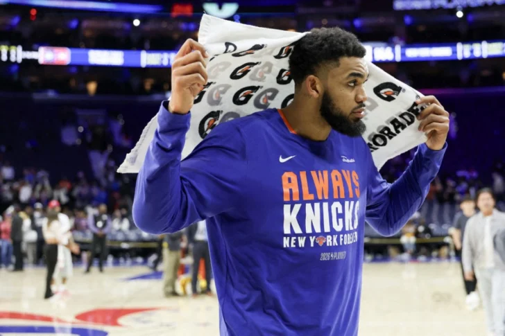  PHILADELPHIA, PENNSYLVANIA - MAY 2026: Karl-Anthony Towns #32 of the New York Knicks (Photo by Emilee Chinn / GETTY IMAGES NORTH AMERICA / Getty Images via AFP)