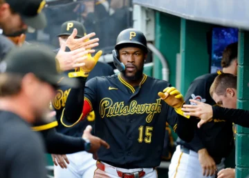 MLB: resultados y posiciones. Skenes roza otro juego sin hits