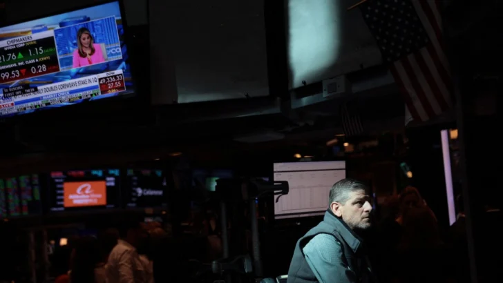 Wall Street cierra mixto y con nuevo récord del S&P 500, pendiente de acuerdo sobre Ormuz
