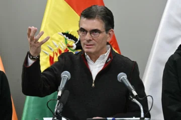 Presidente de Bolivia vuelve a llamar al diálogo a líderes sociales que exigen su renuncia