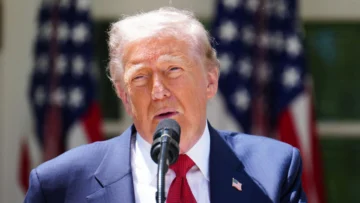 Trump considera totalmente inaceptable la respuesta de Irán para poner fin a la guerra