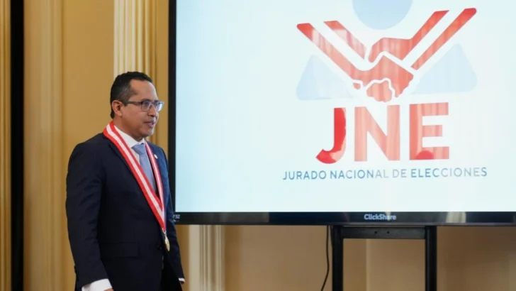 Perú: Autoridad electoral oficializa finalmente el balotaje entre Keiko Fujimori y Roberto Sánchez
