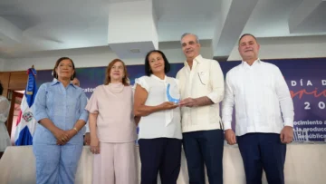 Abinader defiende fortaleza del agro en medio de presiones globales y promete mantener subsidios al campo