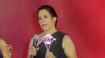 “Es triste ganar un premio por una tragedia así”, dice Alicia Ortega tras recibir premio Iris América 2026
