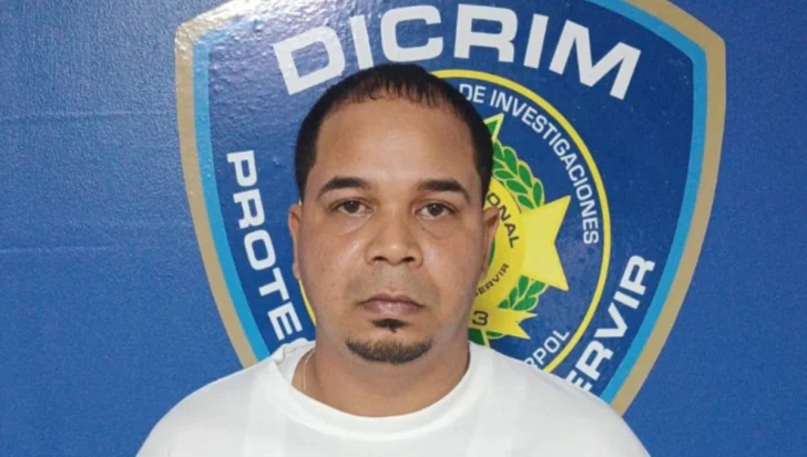 Se entrega hombre vinculado a homicidios y hechos violentos en Santiago