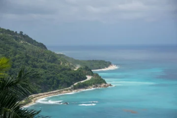 Verano 2026: las familias dominicanas están cambiando los resorts por escapadas al Sur
