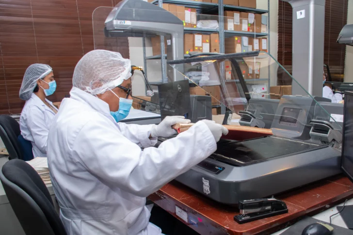 El trabajo técnico que preserva la memoria del pueblo dominicano en el Archivo General