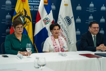 RD y Ecuador aceleran negociaciones para un acuerdo comercial que abarca energía, comercio y movilidad