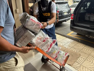 Incautan 120 paquetes de cocaína ocultos en equipos médicos en Puerto Caucedo