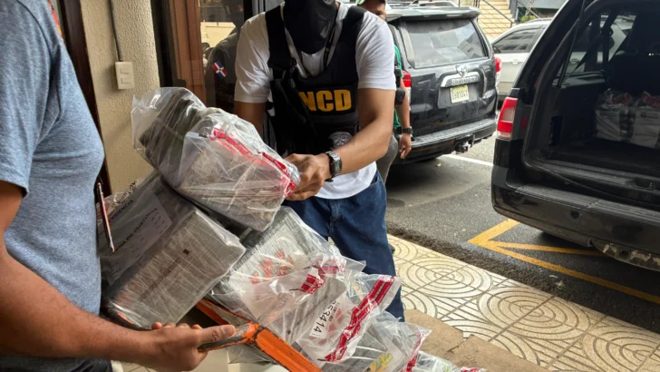 Incautan 120 paquetes de cocaína ocultos en equipos médicos en Puerto Caucedo