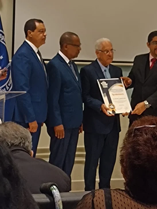 Escuela de Ingeniería Química designada con el nombre del profesor meritísimo Víctor Féliz Pérez