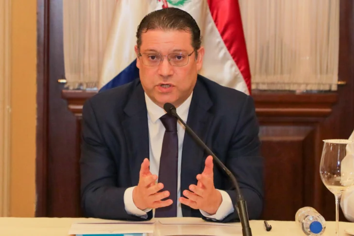 Eduardo-Yayo-Sanz-Lovaton-ministro-de-Industria-y-Comercio-728x485