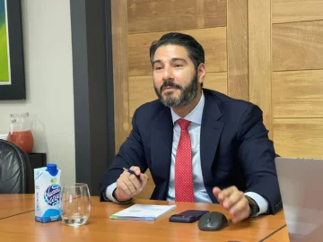 Sectores laboral y empresarial discuten borrador para reformar el sistema de pensiones Sectores laboral y empresarial discuten borrador para reformar el sistema de pensiones