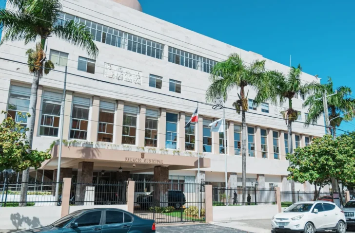  Fachada del palacio municipal del Distrito Nacional.