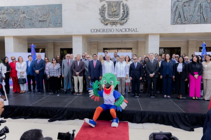Antorcha de los Juegos Centroamericanos y del Caribe llegó al Congreso este martes