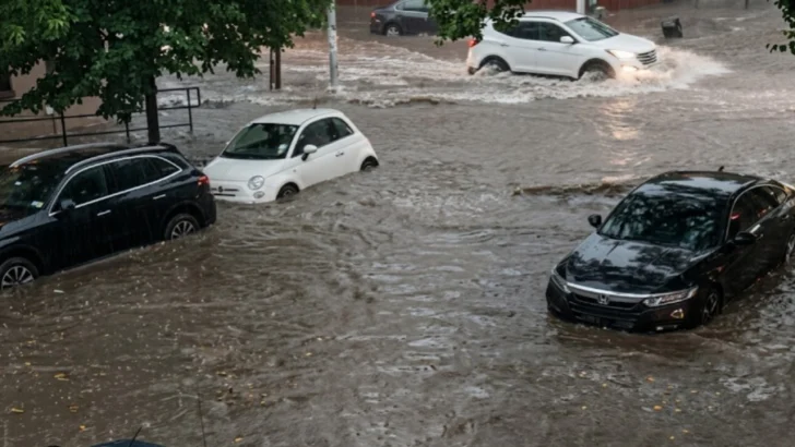 Inundaciones en Nueva York y Nueva Jersey: miles de afectados y caos en el transporte