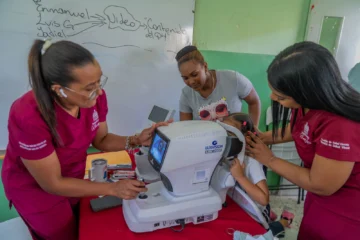 Más de 650 estudiantes recibieron atenciones médicas en jornada escolar del Inabie en La Vega