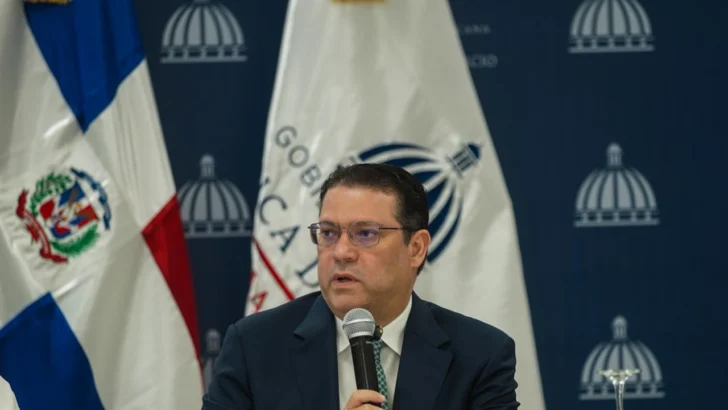 Yayo Sanz Lovatón defiende plan anticrisis y asegura que busca garantizar la estabilidad económica