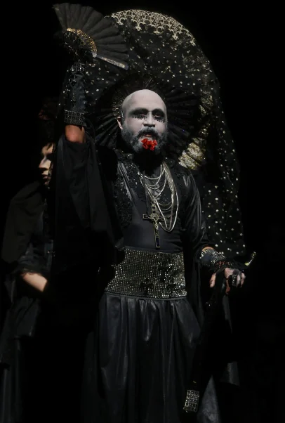 ¿Quién es John Viana y qué ha aportado al teatro latinoamericano?