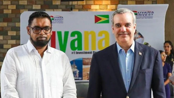 Luis Abinader viaja a Guyana para reunión bilateral y firma de nuevos acuerdos con Mohamed Irfaan Ali