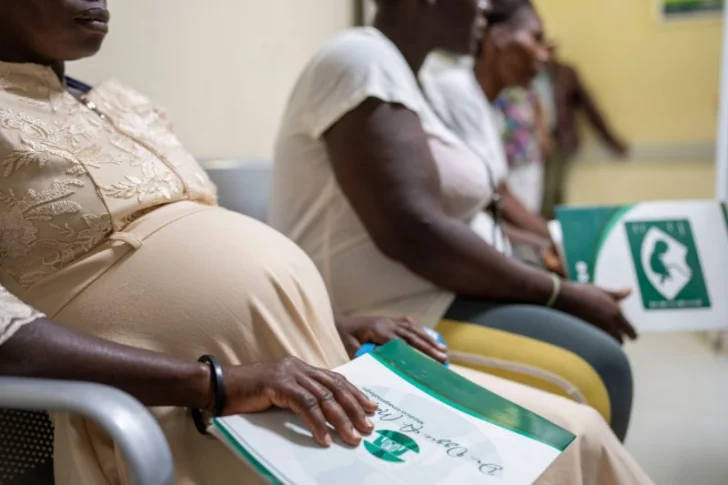 Comisión asegura caída “drástica” de parturientas haitianas en hospitales, pero sin datos públicos que la respalden