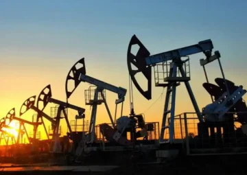 Petróleo de Texas, el de referencia en RD, sube a más de 100 dólares mientras sigue la incertidumbre por el cierre del estrecho de Ormuz