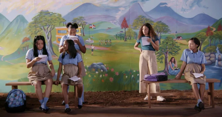 Películas dominicanas sobre madres: maternidad, trauma y fuerza femenina en pantalla
