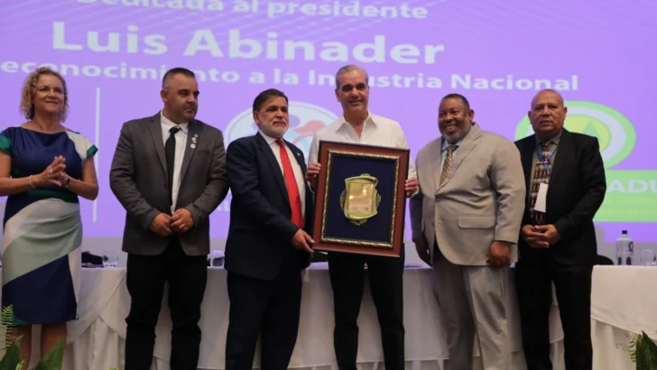 Detallistas acuerdan bajar el pollo a RD$ 53 y piden al Gobierno mantener subsidios ante crisis internacional