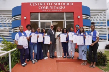 Centros Tecnológicos Comunitarios celebran en Villa Altagracia el “Día de las Niñas en las TIC”