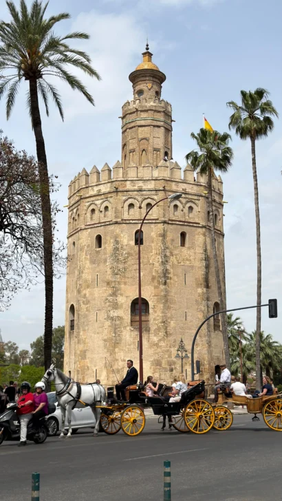 Sevilla o el cultivo permanente de la alegría