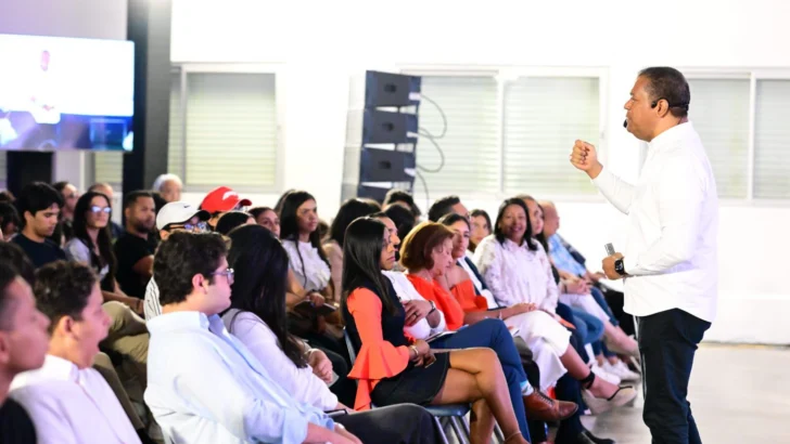 Economía y finanzas para jóvenes que construyen