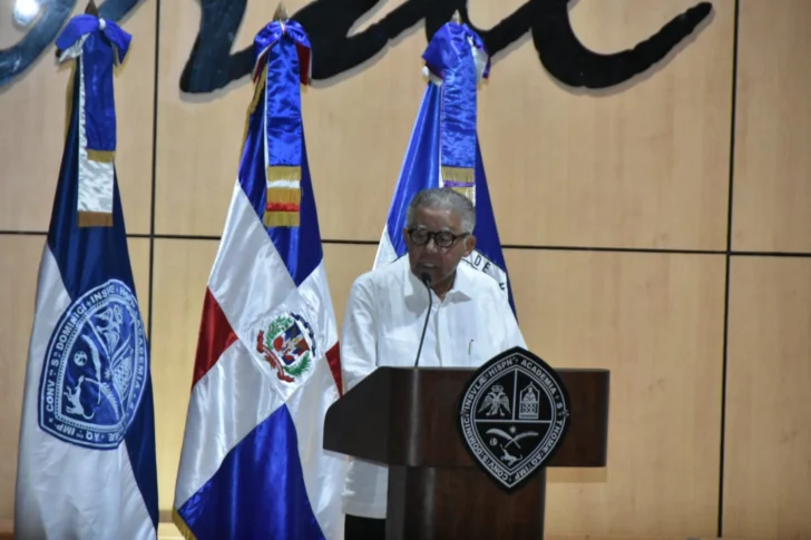 Juan Bolívar Díaz: una vida de periodismo sin rendirse, en 641 páginas