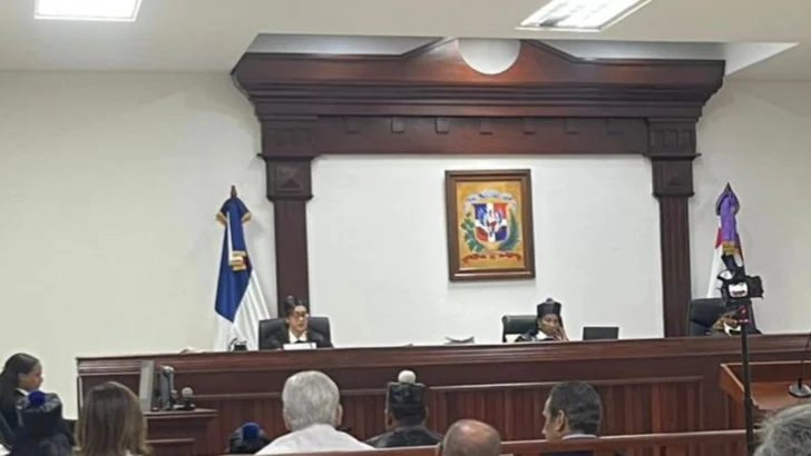 Condenan a abogado y dos mujeres por fraude para apoderarse de terrenos en Baní