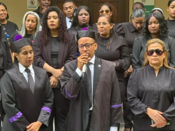 Huelga de jueces en RD: “La justicia no puede sostenerse únicamente sobre vocación”, advierten en Villa Altagracia Huelga de jueces en RD: “La justicia no puede sostenerse únicamente sobre vocación”, advierten en Villa Altagracia