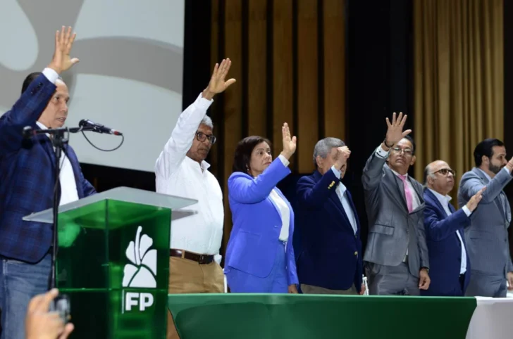 Fuerza del Pueblo juramenta directivas del Distrito Nacional y proclama nueva etapa organizativa