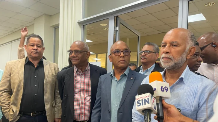 Cuidado con privatizar la UASD: gremios docentes y organizaciones sociales rechazan reforma educativa y anuncian consulta popular