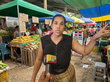 Comerciantes del mercado de Villa Consuelo denuncian deterioro, inseguridad y cierre de puertas