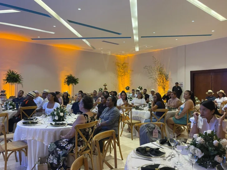  Encuentro con periodistas y agentes de viaje
