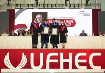 UFHEC gradúa a 2,185 nuevos profesionales y reconoce a Félix García y Fernando Capellán con doctorados honoríficos UFHEC gradúa a 2,185 nuevos profesionales y reconoce a Félix García y Fernando Capellán con doctorados honoríficos