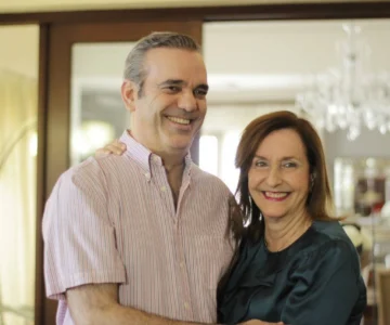 Abinader celebra el Día de las Madres y rinde homenaje a doña Sula y a Raquel Arbaje Abinader celebra el Día de las Madres y rinde homenaje a doña Sula y a Raquel Arbaje