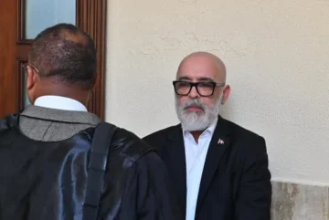 Aplazan para el 22 de julio audiencia por querella de difamación e injuria contra Ángel Martínez