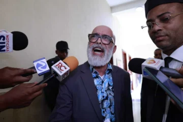 Condenan a Ángel Martínez a seis meses de prisión por difamación contra la exviceministra Milagros De Camps