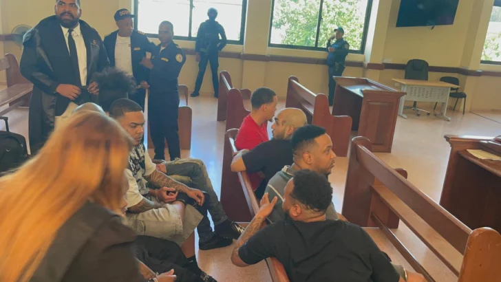 Aplazan para el jueves medida de coerción por trata de colombianas y porte de armas