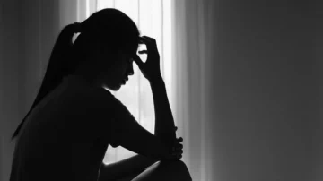 'Tengo miedo de verlos de nuevo': la indignación en Reino Unido por el caso de tres adolescentes que evitaron la cárcel tras ser condenados por violar a dos menores 'Tengo miedo de verlos de nuevo': la indignación en Reino Unido por el caso de tres adolescentes que evitaron la cárcel tras ser condenados por violar a dos menores