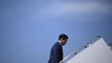 China le cambia el nombre a Marco Rubio para dejarlo ingresar al país
