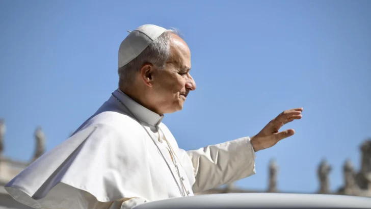 El papa usó la IA antes del viaje a España y le respondió como si aún fuera Francisco