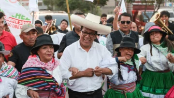 Roberto Sánchez, candidato presidencial en Perú, niega acusación en su contra