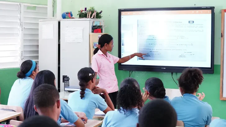 Evaluación docente coloca a uno de cada dos maestros en nivel de excelencia
