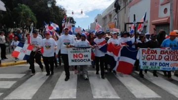 Quinta marcha en Santiago exige al Gobierno desistir de exploración minera en la Cordillera Septentrional